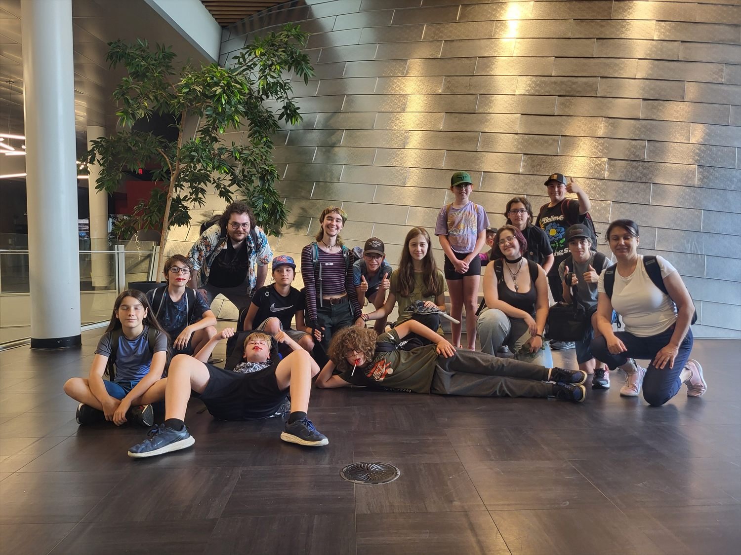 Grande photo de groupe des jeunes de l'Oxybulle